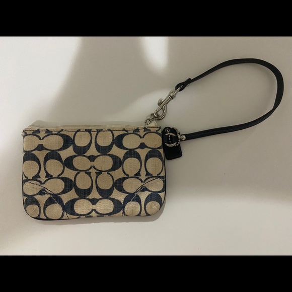 Coach Wrislet - Picture 4 of 5